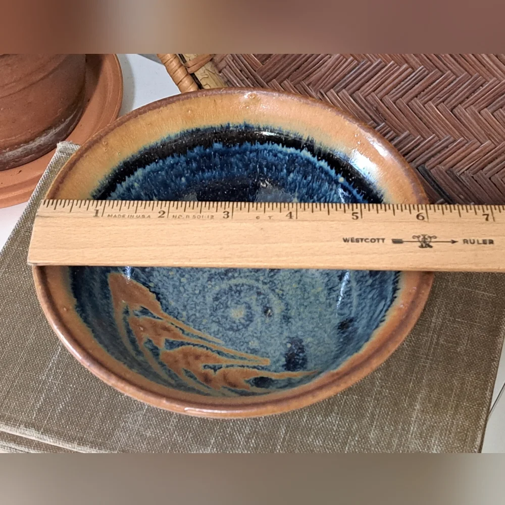 Studio Art Pottery Ceramic Bowl - Picture 8 of 9